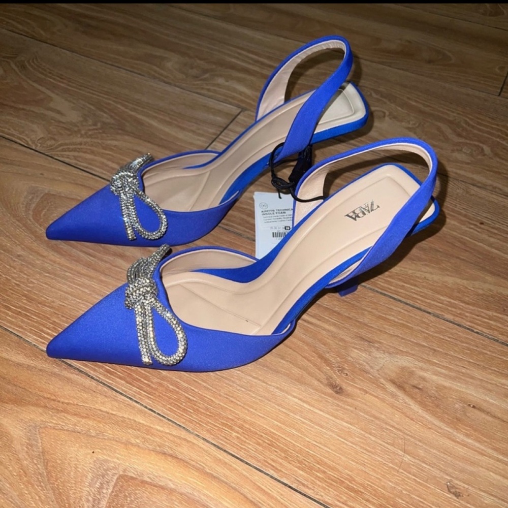 Zara bow toe shoes, never worn. With tag.